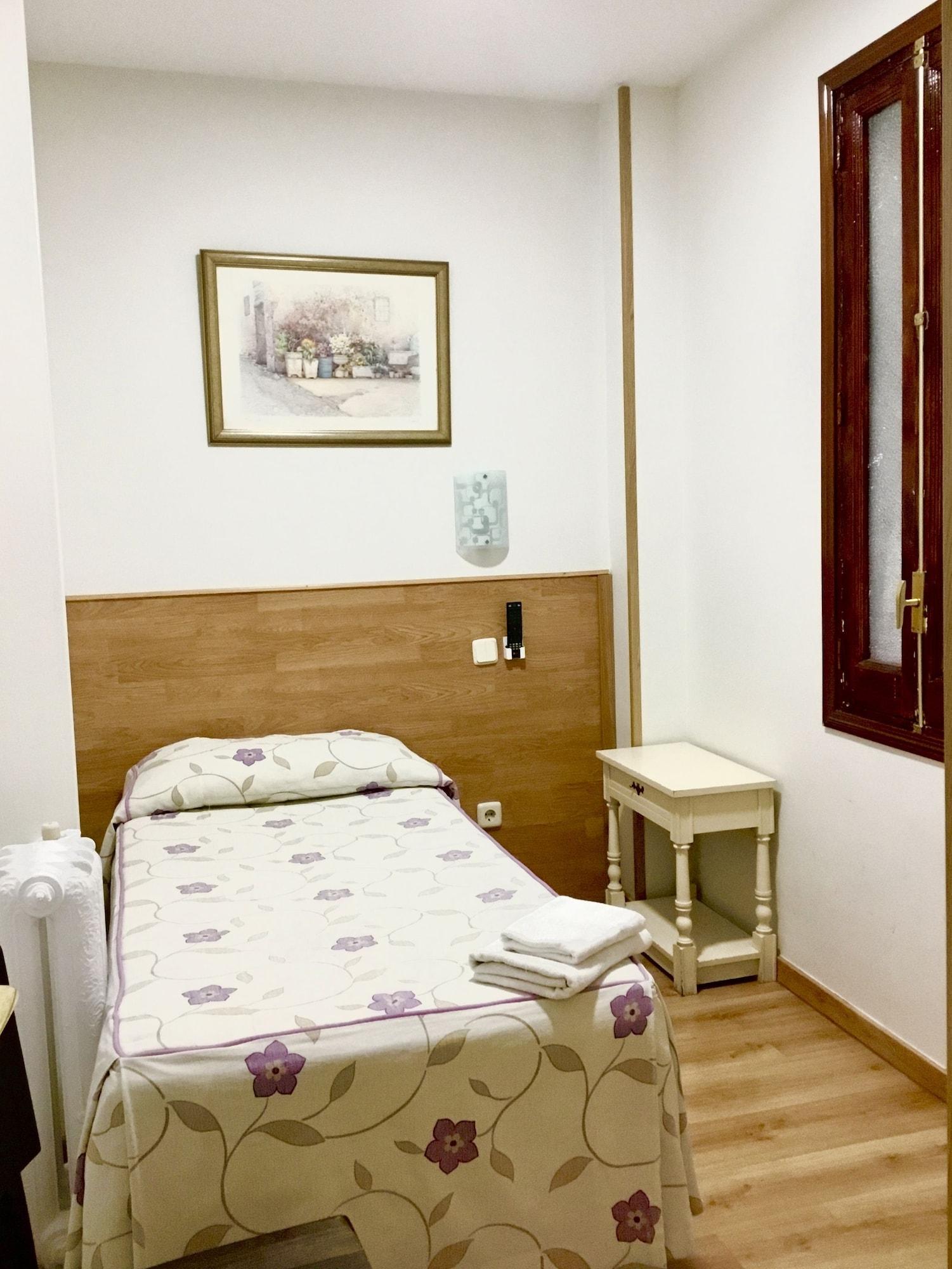 Hostal Nersan2 Madrid Ngoại thất bức ảnh