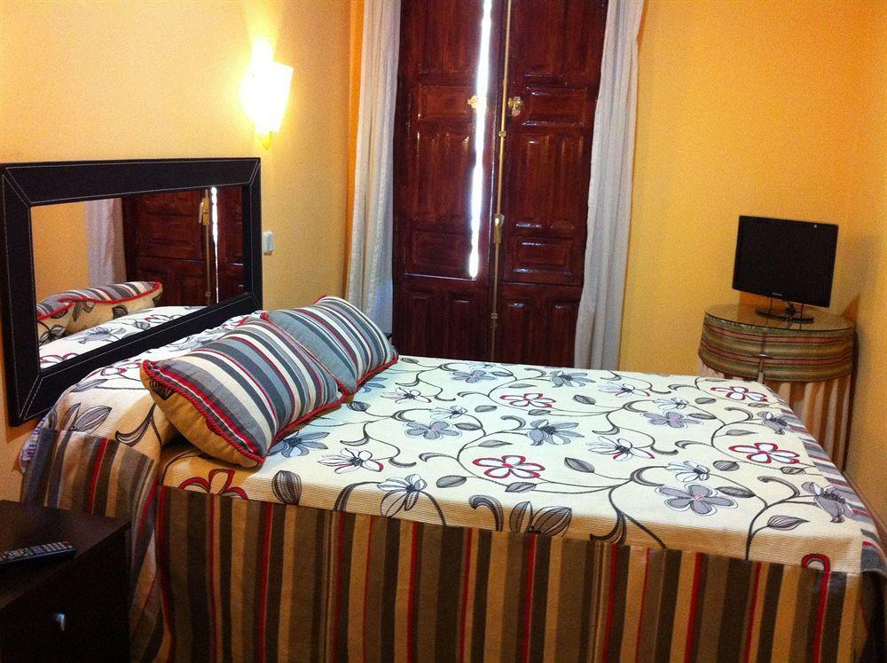 Hostal Nersan2 Madrid Ngoại thất bức ảnh