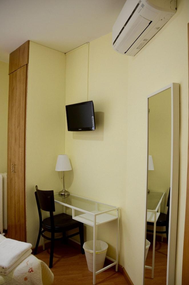 Hostal Nersan2 Madrid Ngoại thất bức ảnh