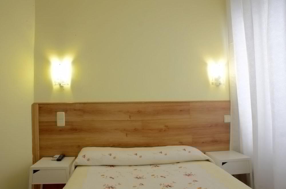 Hostal Nersan2 Madrid Ngoại thất bức ảnh