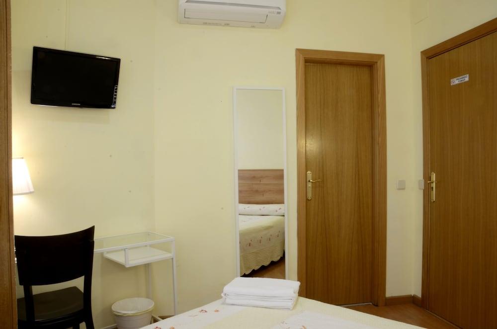 Hostal Nersan2 Madrid Ngoại thất bức ảnh