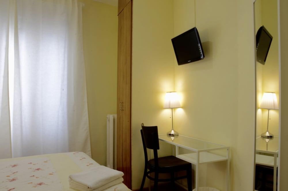 Hostal Nersan2 Madrid Ngoại thất bức ảnh