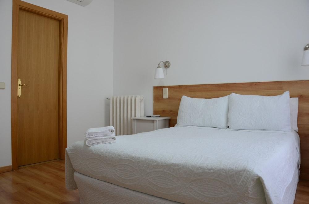 Hostal Nersan2 Madrid Ngoại thất bức ảnh